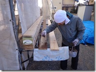 寒い中一生懸命塗っていらっしゃいます