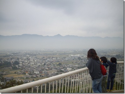 常念岳の横に槍ヶ岳の先っちょが・・・