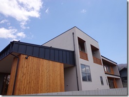 こんなカタチしていますがオウチです