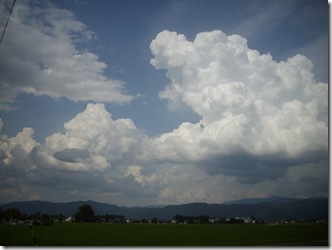 もしかしてあの雲の向こうにラピュタが・・・