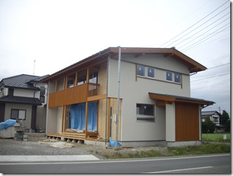 ブルーシートはご愛嬌