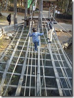 下に落ちれば痛そう・・・