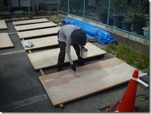 塗料の攪拌不足で色が付いていません・・・