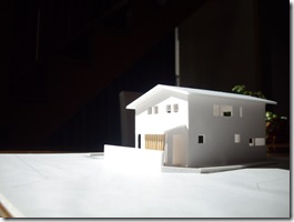 深夜３時、月の灯りに照らされて