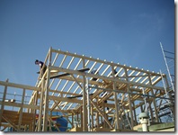 垂木のリズムが青空に映えてます