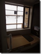 窓は大きめで透明！