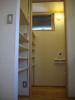 水廻りにも収納をしっかりと確保