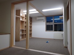 仕事も出来る広々とした書斎